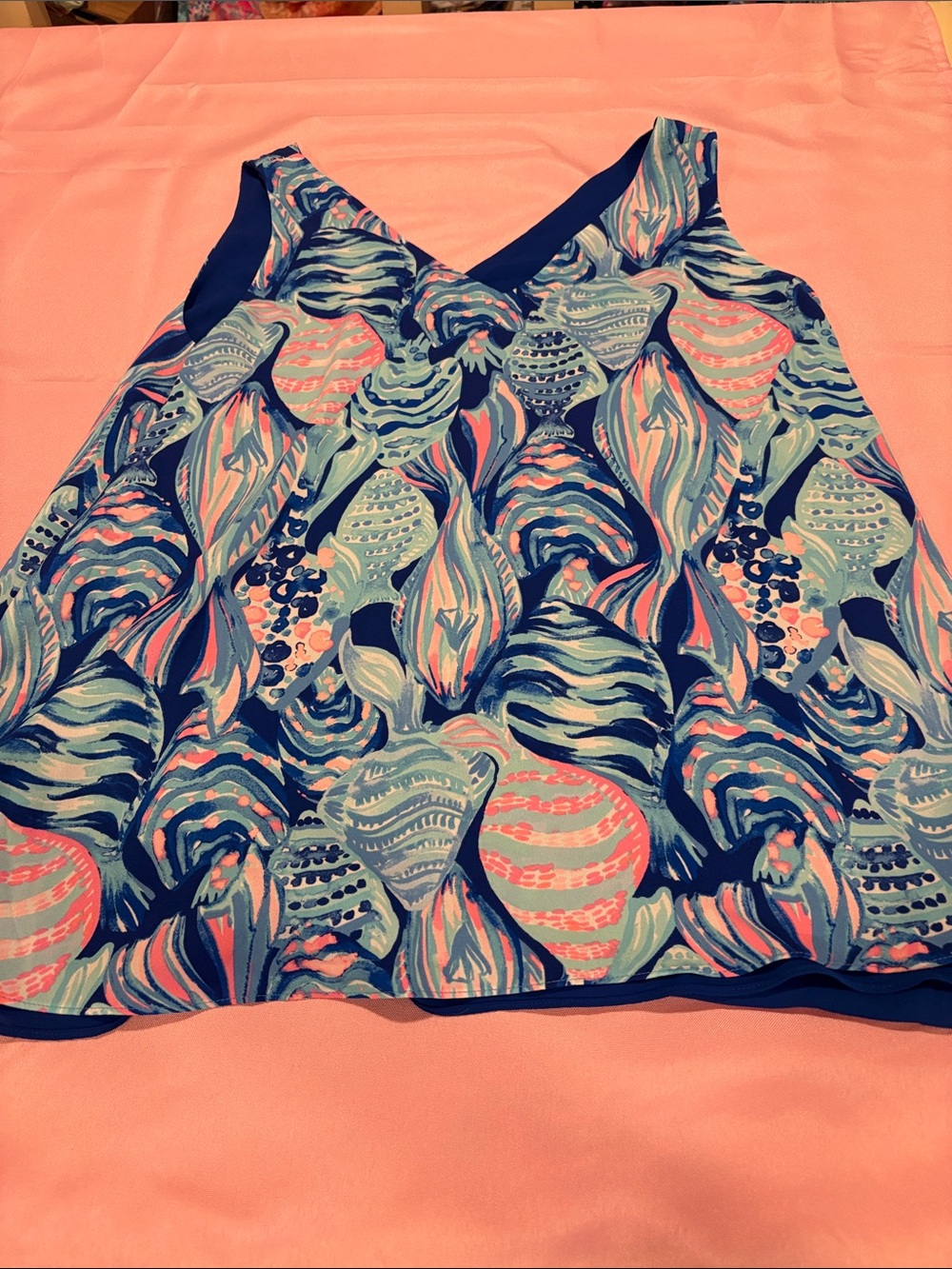 Lilly Pulitzer Sleeveless V-Neck Tank in Navy, Aqua and Pink Shell Print EUC L